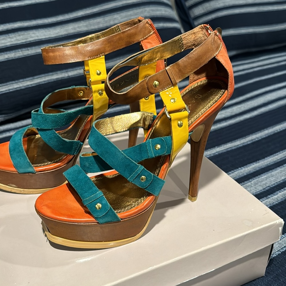 Bakers - brown 6 inch heels